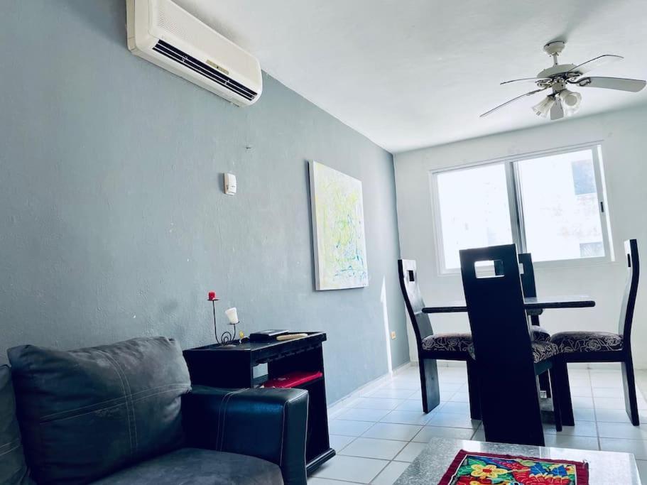 Punta Me Apartments & Rooms Near The Punta Sam Ferry Beach Cancun Bagian luar foto